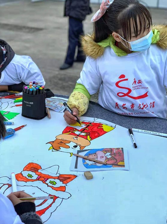  广安市|“我们的节日”2021年广安市青少年美术书法优秀作品展在市民广场开展