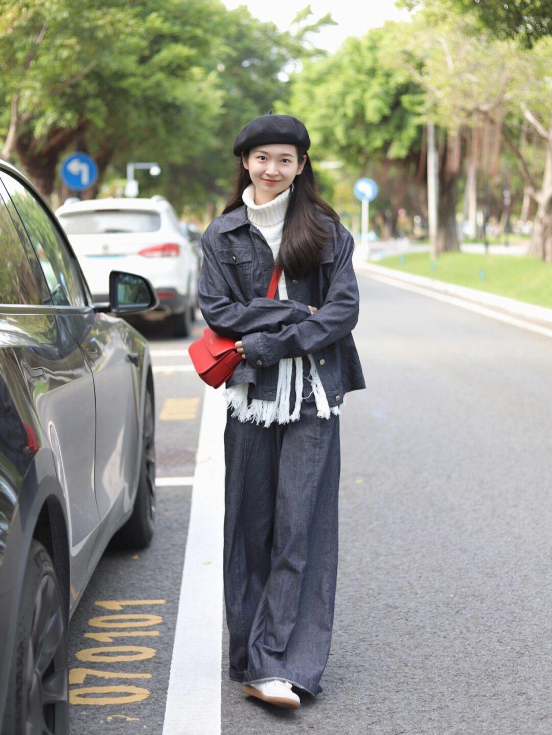 时髦 冬季会穿“牛仔套装”更时尚,拒绝扮嫩,又酷又飒才是真的美!