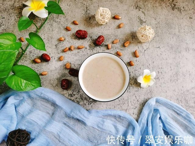 食材|花生红豆做成豆浆,味道好喝,营养又滋补,尤其是女人要常喝