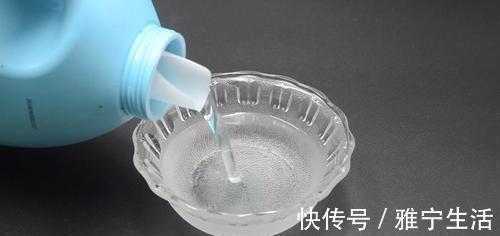 一滴水|不管玻璃有多脏,试试这个小技巧,不用一滴水,干净透亮还不留灰