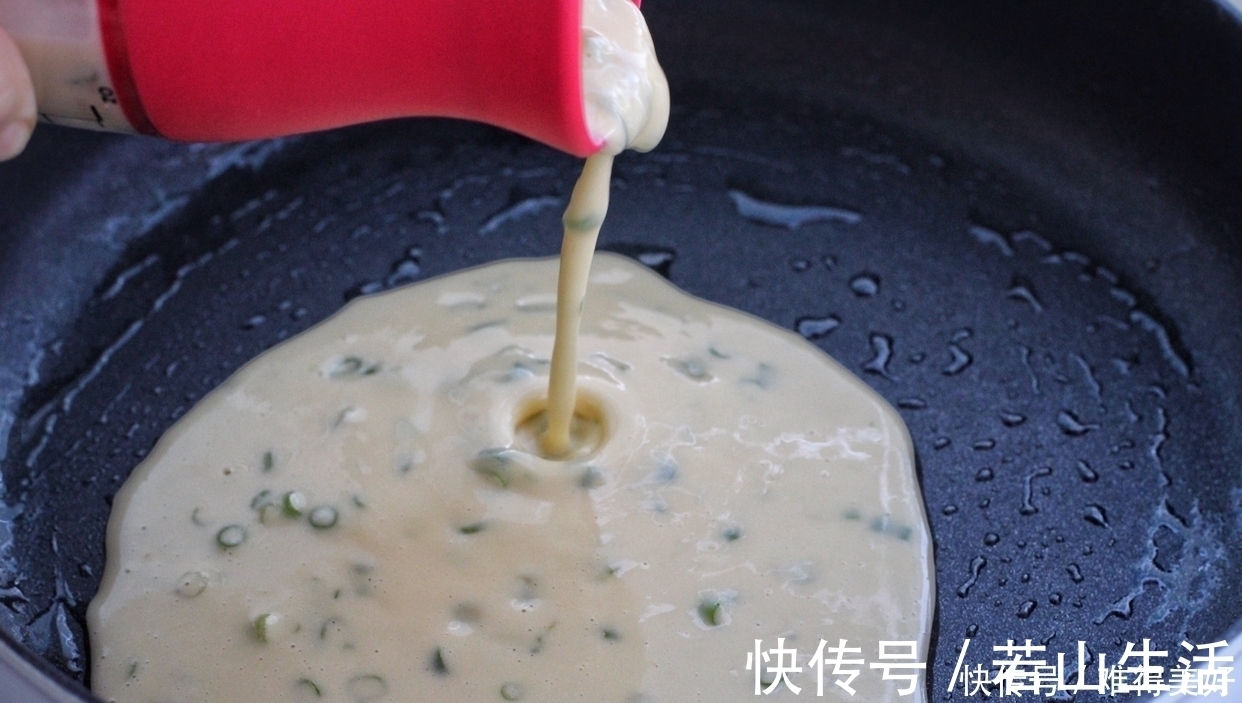 学生党|学生党早餐十分钟就搞定,营养美味,口感松软,天天吃都不觉得腻