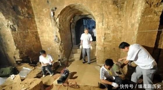 黄金剑|发现墓中墓,墓室遍地是黄金,考古家:有发现!有把黄金剑!