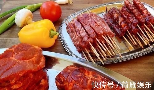 2301医院营养科教授：人到老年3种肉要忌口，但这些肉要多吃些