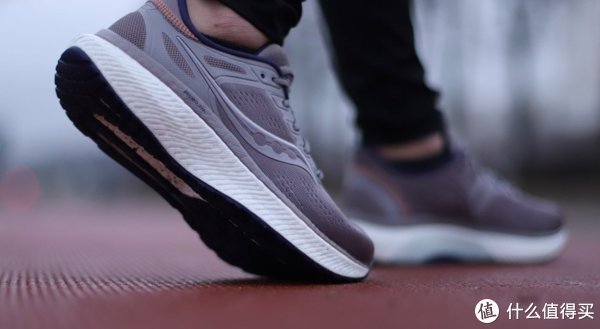 慢跑 跑了40公里后,才发现索康尼和亚瑟士差距,竟然这么大!