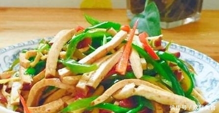 大盘|这菜一周做五次家人都嫌少,香死了,每次做一大盘,全能吃光光!