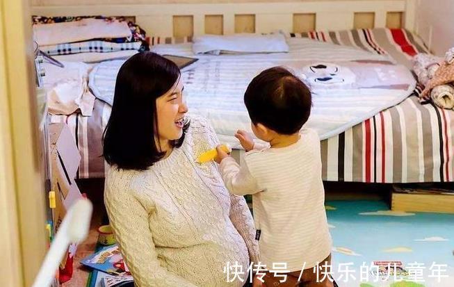 小二宝|二胎养娃法则：有多爱二宝，就要多偏向大宝，别误会孩子的嫉妒心