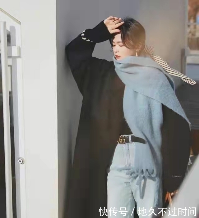 冬季 进入中年的女人,冬季如何将黑色大衣穿出高级感?