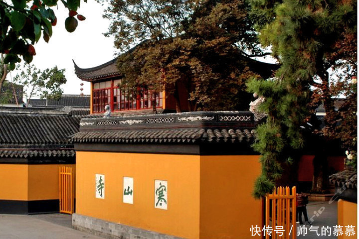 流传!诗人半夜失眠写下一首诗,意境唯美动人,短短28个字,流传千古