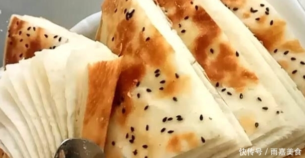 3个鸡蛋,做出家人爱吃的鸡蛋饼,层次分明,美味诱人,总不够吃