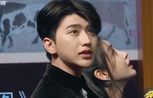 奔跑吧|奔跑吧：baby穿短裙，黃旭熙夸太美，蔡徐坤的嘀咕才是“真姐弟”