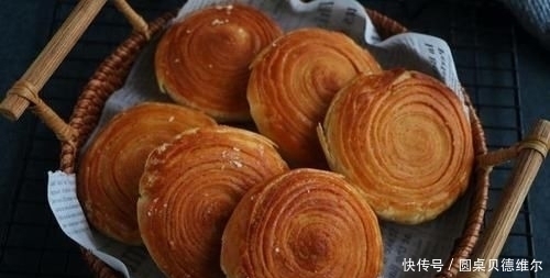 面粉特别的创意做法,加2个紫薯,比包子馒头都好吃,酥得直掉渣