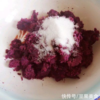 紫薯|学会在家做电饼铛版紫薯糯米芝麻饼，再也不用出门买了