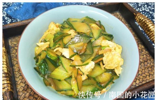 黄瓜炒鸡蛋|炒黄瓜时,记住“放3味”,黄瓜不硬,入味好吃又香嫩