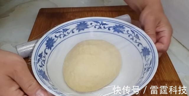 早餐别烙饼吃包子了，教你新吃法，香酥又松软，比面包烧饼还好吃