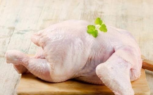 常吃鸡肉可以滋补身体，但是3种鸡肉大家不要买，吃了不补还伤身