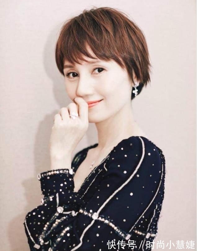 刘海 奔五的女人远离这5种“发型”,特别是第2种,难看显老还特土