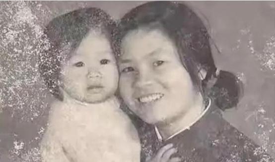 從主持一姐到卑微丹,朱丹的原生家庭對她影響有多大