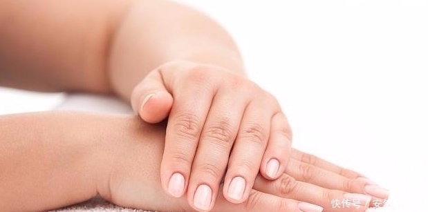 指甲盖|手指甲为什么会出现“竖纹”?这4个原因,最好了解一下!