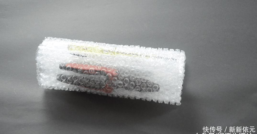 快递箱里的气泡垫别扔了, 没想到它作用这么大, 家家户户用的到
