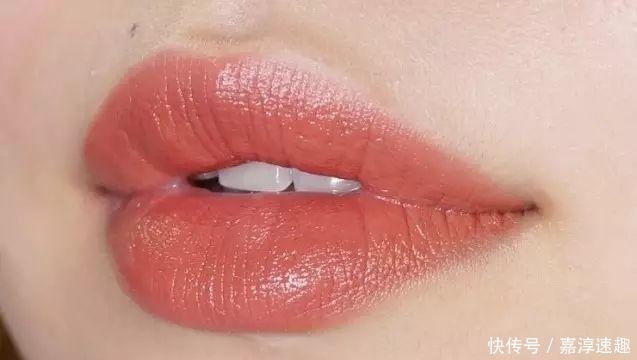 小姐姐|口红别乱买,这4种口红颜色,才适合黄皮肤