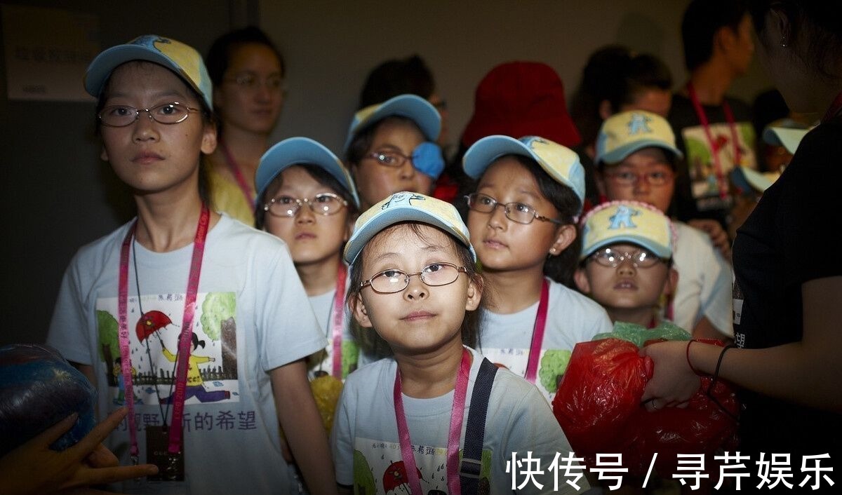 望远|导致孩子近视眼的最大原因居然不是手机而是它?还有多少家长不知道呢?