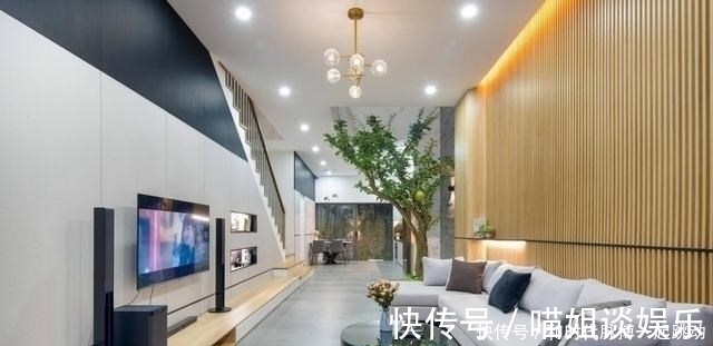 壁挂电视|卖掉城里100㎡,回农村建230㎡别墅,一楼院子顶楼露台,生活安逸