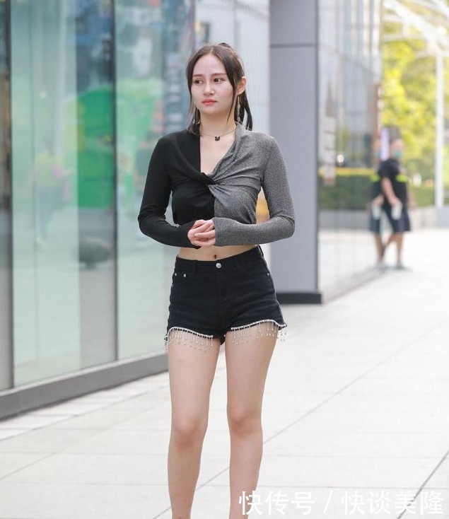 好看|想要把短裤穿好,必须要会配鞋子,笔直纤细的美腿才能展现出来