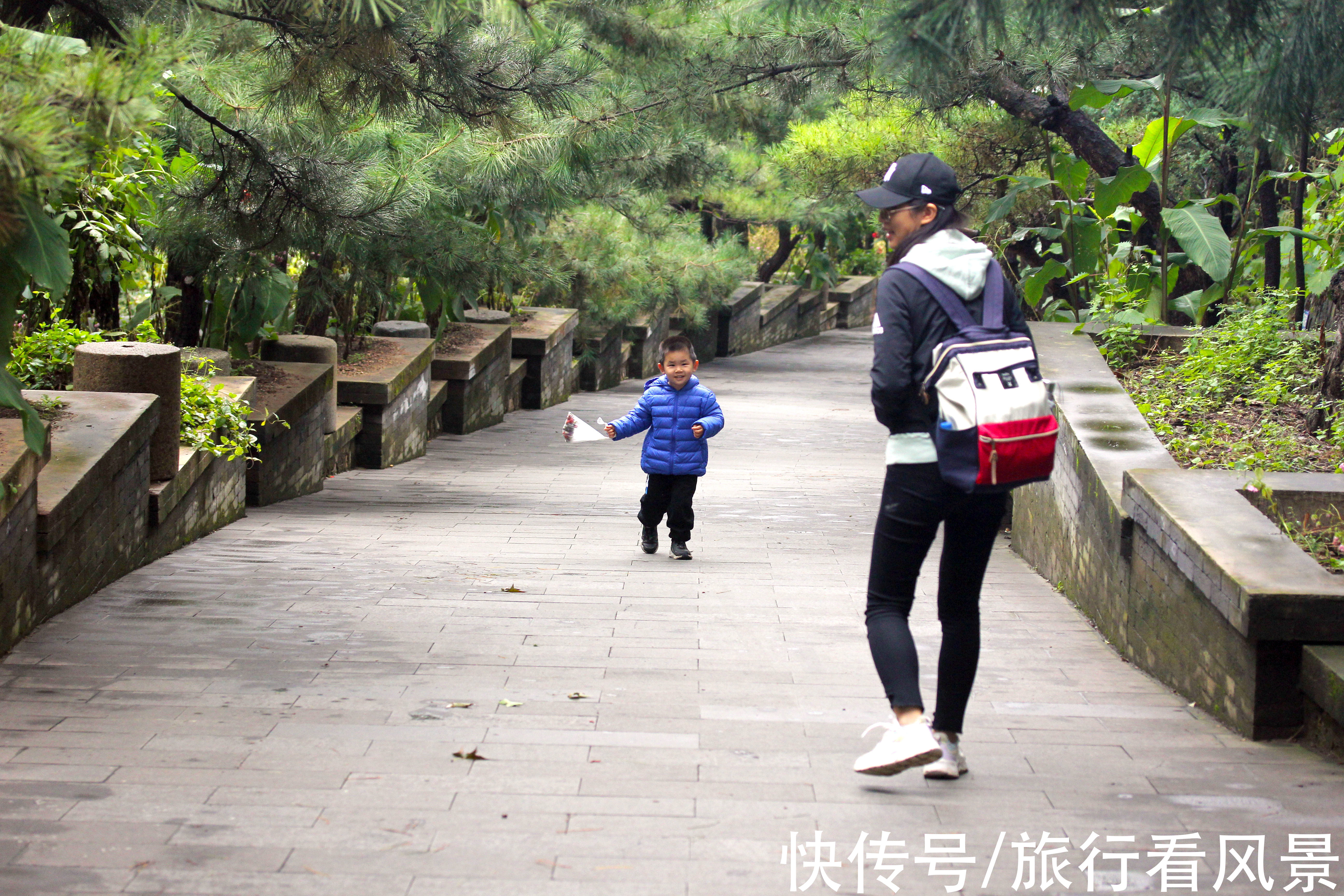 五观堂|藏在北京深山中的小众景点，金碧辉煌不收门票，景区内只能吃素