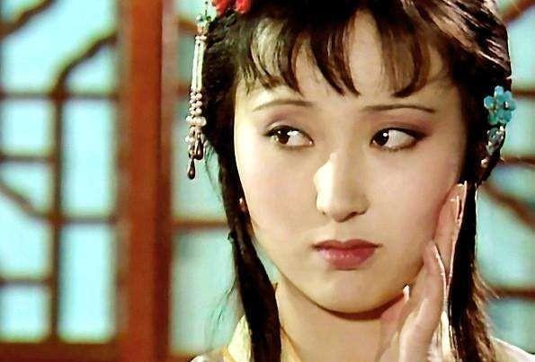 林黛玉@为什么林黛玉能把每个月二两银子活成土豪,随手赏人不眨眼