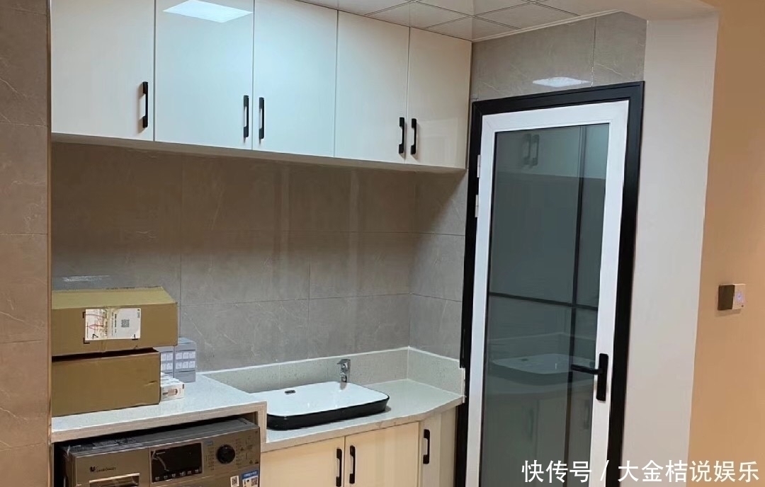 定制|硬装终于装修结束,里外打扫干净还不错,全屋定制柜子很满意