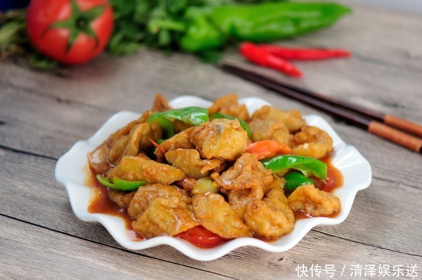 大厨教你做红烧茄子,记住这2点,不发黑不吸油,焦香软嫩不油腻