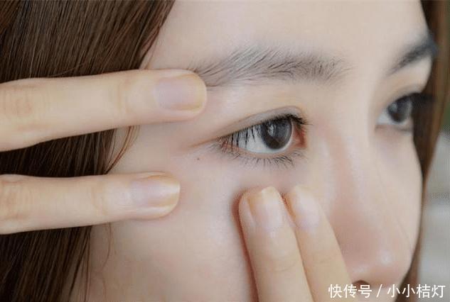 眼睛|建议女生涂眼霜时要避开这3点“误区”，不然眼霜再贵也没效果
