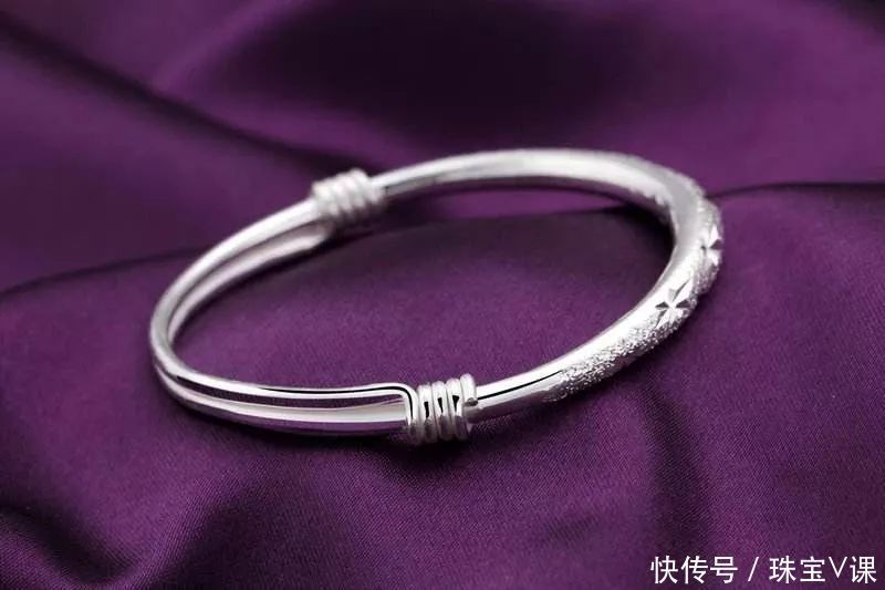 说女人戴了硬银会出事?今天告诉你真相