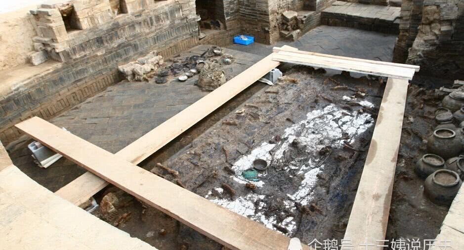 隋炀帝|千古一帝隋炀帝墓地发掘现场：实在太寒酸了，他的遗骸仅剩下两颗牙齿