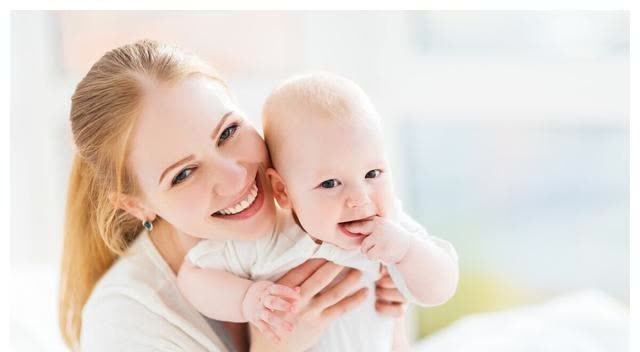 反流|新生儿拍嗝正确方法