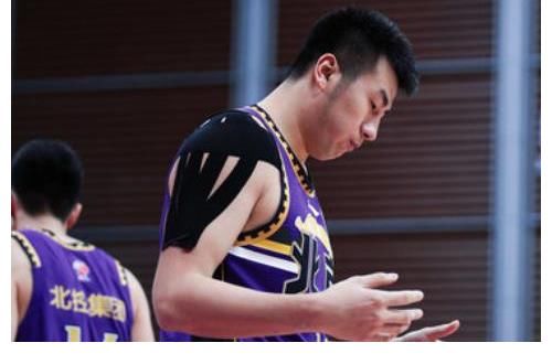 北控|CBA版约基奇？北控顶薪内线身材发福，场均仅9+6，比周琦差远了