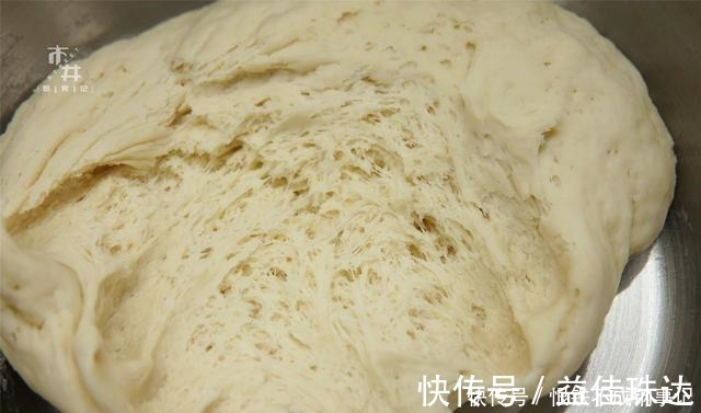 孩子最近爱上的早餐饼，连吃7天都不腻，咸香有层次，凉了也不硬