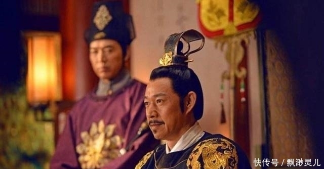 吃葡萄|皇帝将葡萄赐给臣子吃,臣子不吃还说谎,皇帝却流泪说:重重有赏