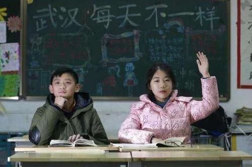 男孩女孩|为啥初中多半是“男女同桌”?班主任的用心良苦,父母知道吗?