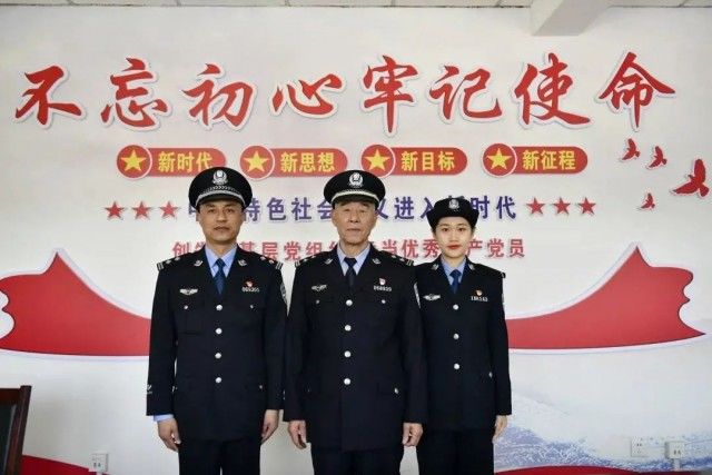 人民警察|从追光到成为光！长大后我就成了你