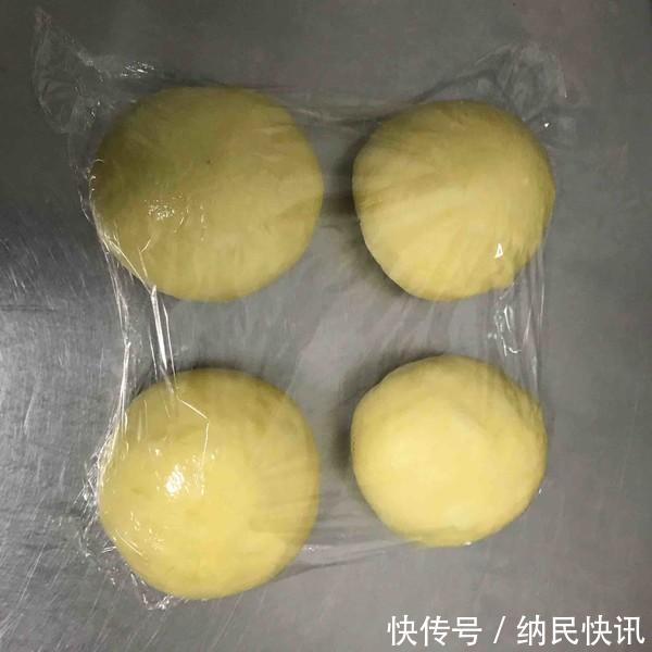 南瓜银耳吐司最好吃的做法,简单美味又馋人,看看你喜欢吃不