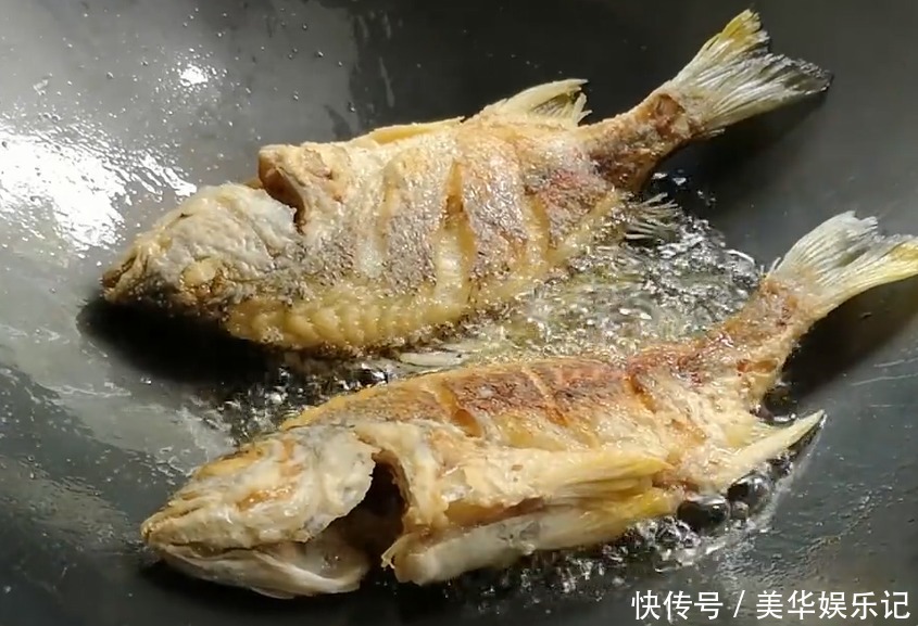 鲜香|红烧鱼好吃又诀窍,鲜香适口,外酥里嫩,端上桌就被大家吃完了