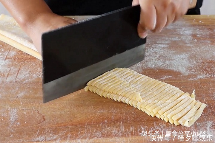 简单|原来沙琪玛做法如此简单,不加一滴水,香甜松软不发硬,特好吃