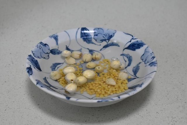 莲子绿豆|夏秋交替适合煮这粥，清香营养，软糯顺滑，胶质满满，做法很简单