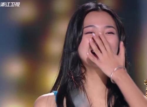 《好声音》进入淘汰赛后，最强黑马终于浮现了，击败高睿不是偶然