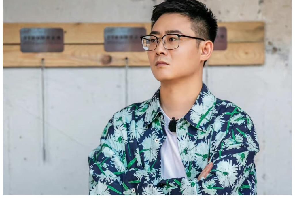 岳岳|《德云斗笑社》第二季：岳云鹏遇上张鹤伦，自带综艺感太可乐