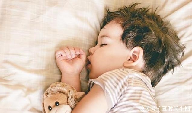 生长激素|自主入睡的孩子，和被父母哄睡的孩子有啥不同差距不仅在智商上