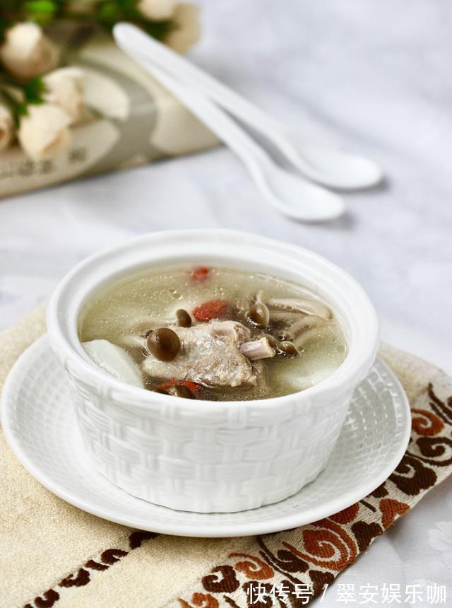 不管炖肉还是炖排骨，记住“3不要”，汤鲜肉香味道十足，没腥味