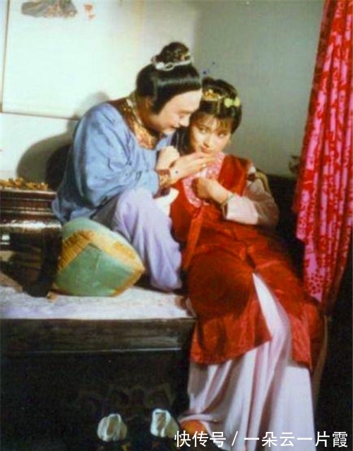 宝蟾$《红楼梦》:泼辣跋扈的宝蟾,是如何赢得夏金桂的信任的?