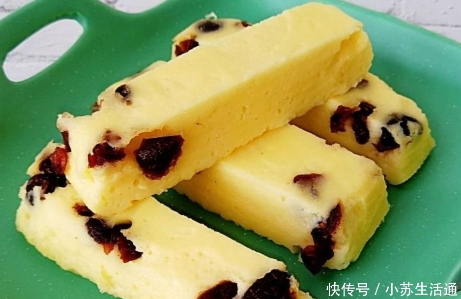 1瓶酸奶，1把蔓越莓，做成酸奶糕，不用打发不用烤，好吃不上火